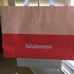 Lululemon shopping bag
